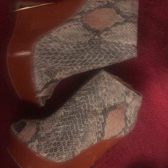 Snakeskin wedges - Picture 2 of 3